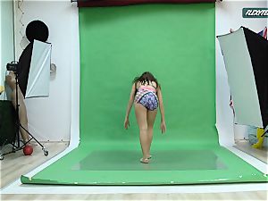 meaty titties Nicole on the green screen opening up